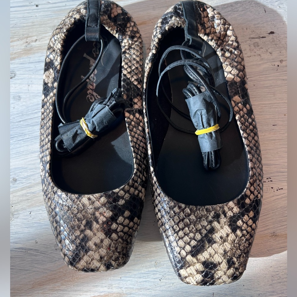 Tie up flats